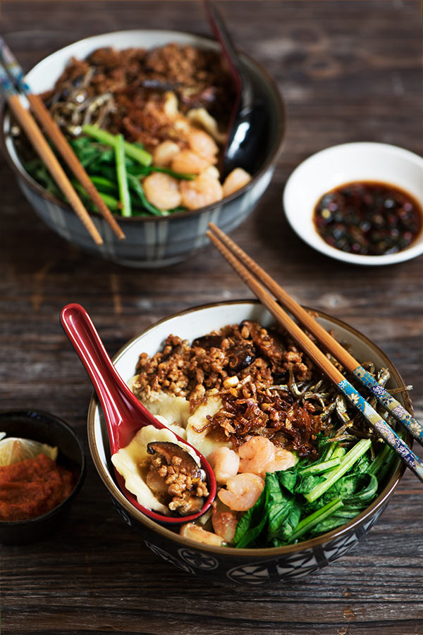 Homemade 'hand-torn' noodles cooked in anchovies broth until silky smooth, lightly chewy & bouncy with a slight al dente bite. Topped w/ pork & mushroom, shrimp, fried anchovies & fried shallots.