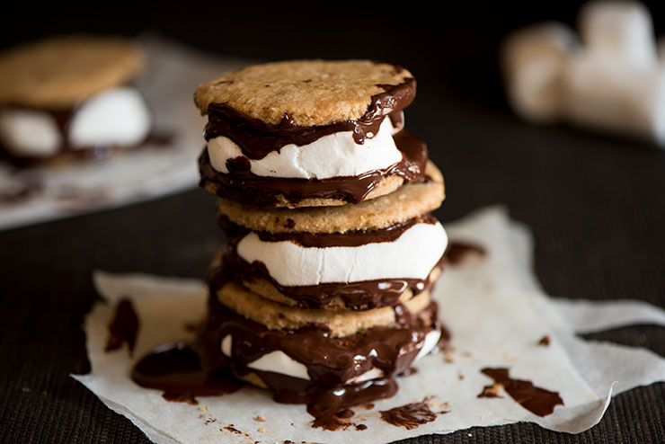 Ooey gooey marshmallow and rich dark chocolate sandwiched between two crisp, light and tender digestive biscuits.